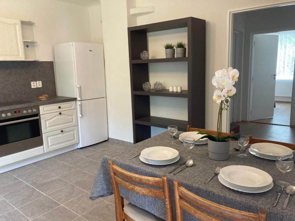 Apartmány Jevany Kültér fotó