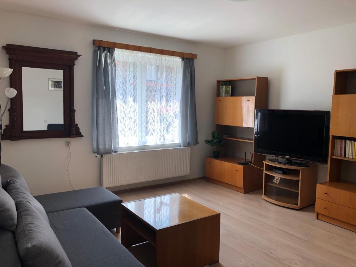 Apartmány Jevany Kültér fotó